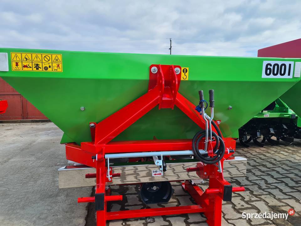 rozsiewacz nawozu STRUMYK TYTAN 2talerzowy zachodniopomorskie