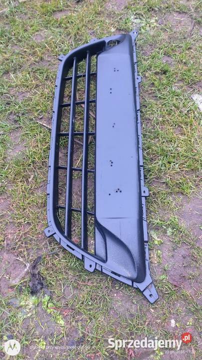 Środkowa atrapa zderzaka Hyundai i20 2013 r Lubin