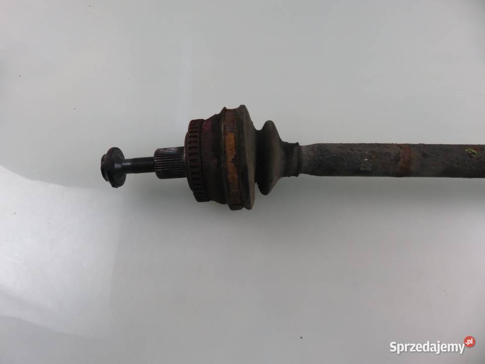 PÓŁOŚ PRAWA TYLNA AUDI A4 B7 30 TDI osobowe