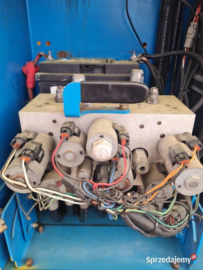 Podnośnik nożycowy spalinowy Genie GS2668RT wys Dąbrowa Tarnowska sprzedam