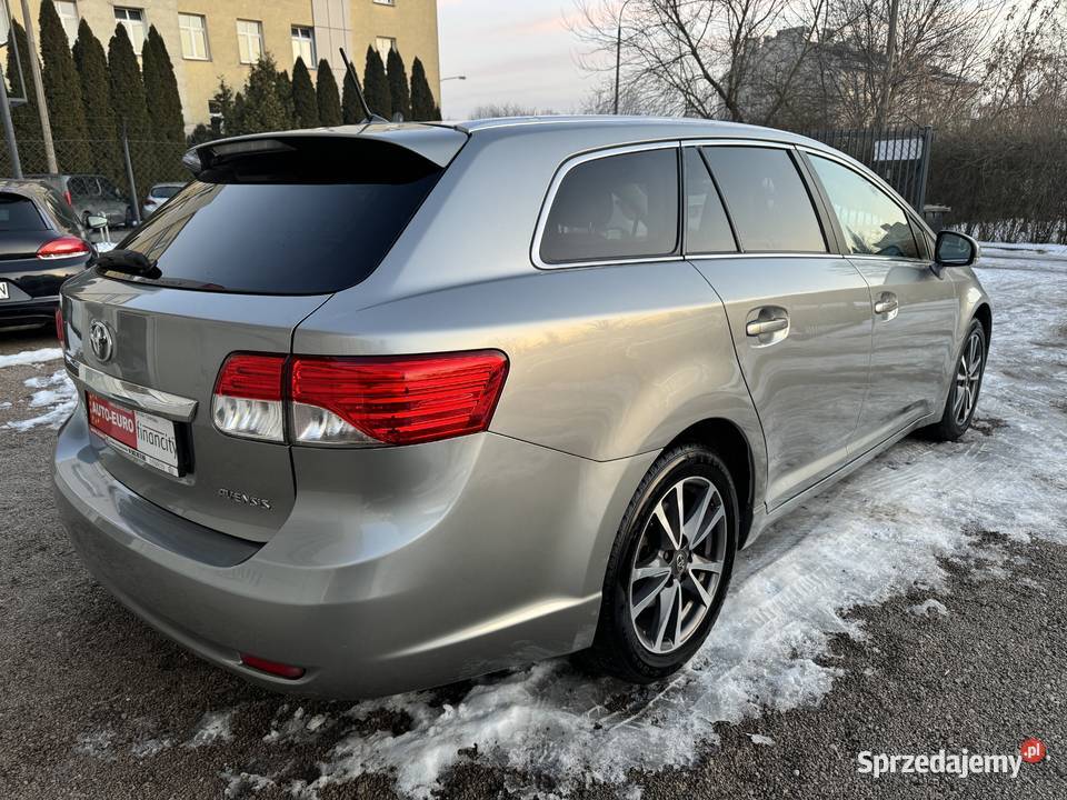 Toyota Avensis 16 132 BEZWYPADKOWY KŚ SERW benzyna
