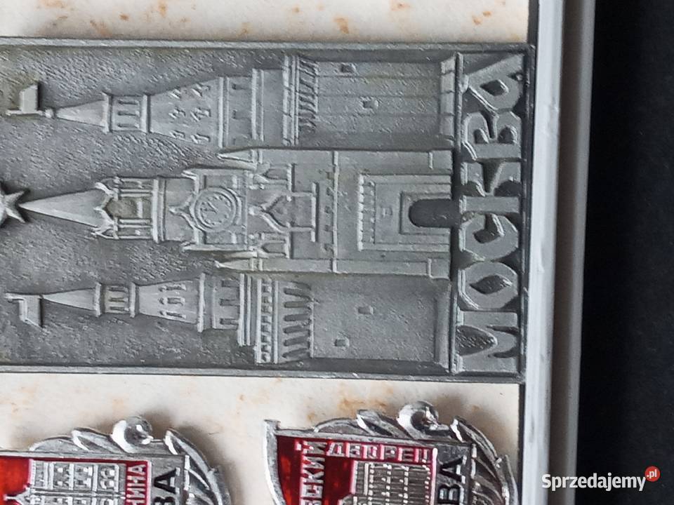 Przypinki MOSKWA z okresu CCCP Kolekcje Szczecinek