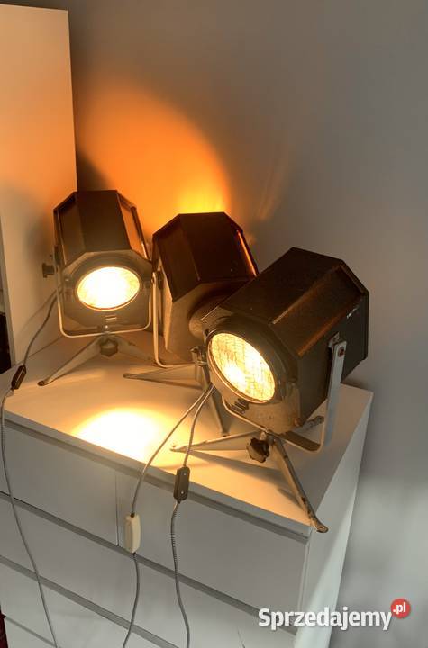 Lampa teatralna z PRLu Loft Poznań