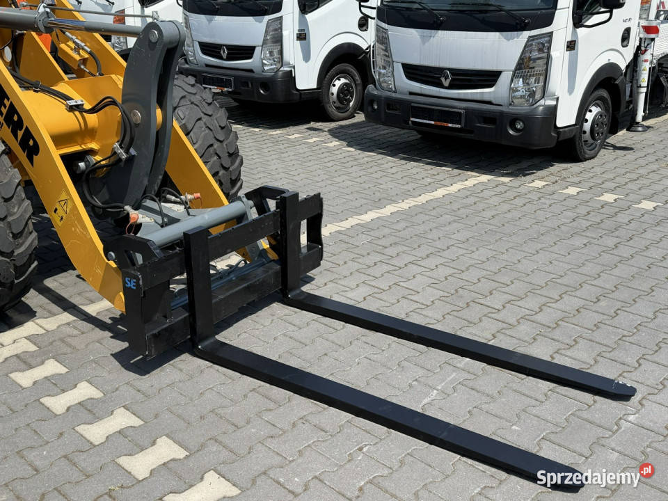 średnia kołowa Liebherr L 506 Compact Łyżka Widełki