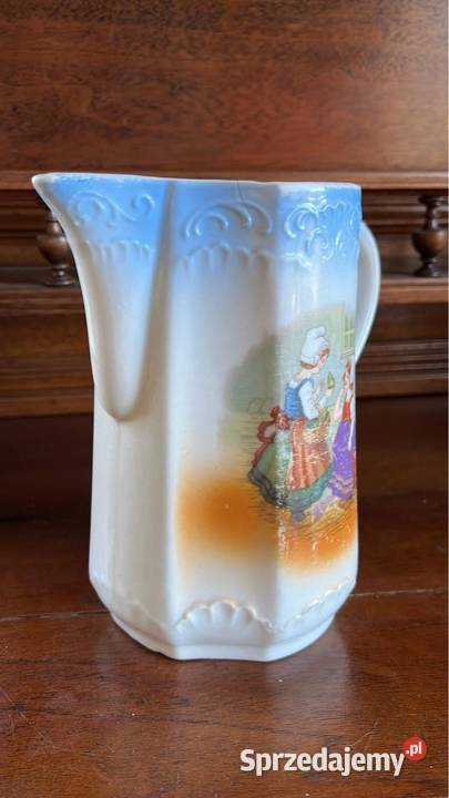Dzbanek z motywem dziewczynek w medaionie Bez Antyki, Sztuka, Kolekcje Gdańsk