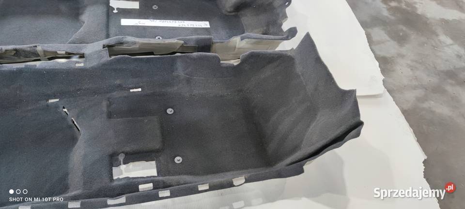 DYWAN WYKŁADZINA AUDI A1 8X 8X1863367 EUROPA 3 osobowe Przystajń