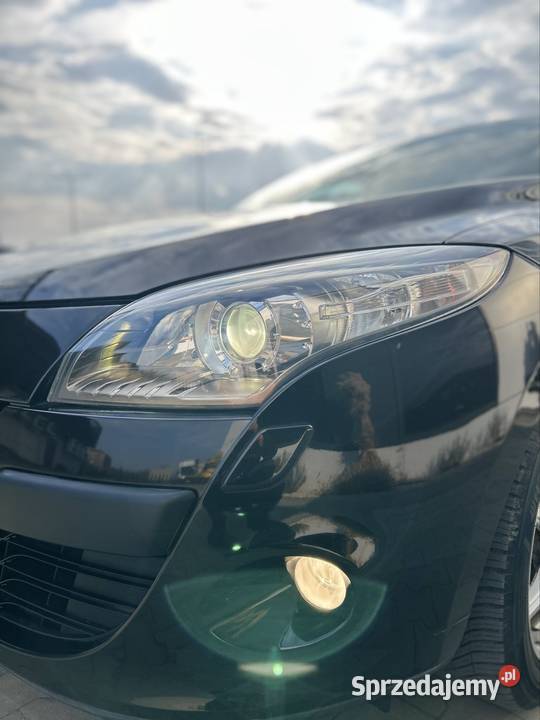 Śliczne Megane 16 Benzyna Bixenon skrętny Klima Puławy