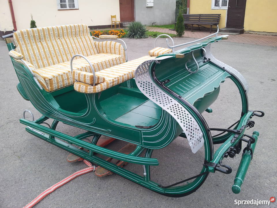 Zabytkowe sanie zaprzęgowe konne