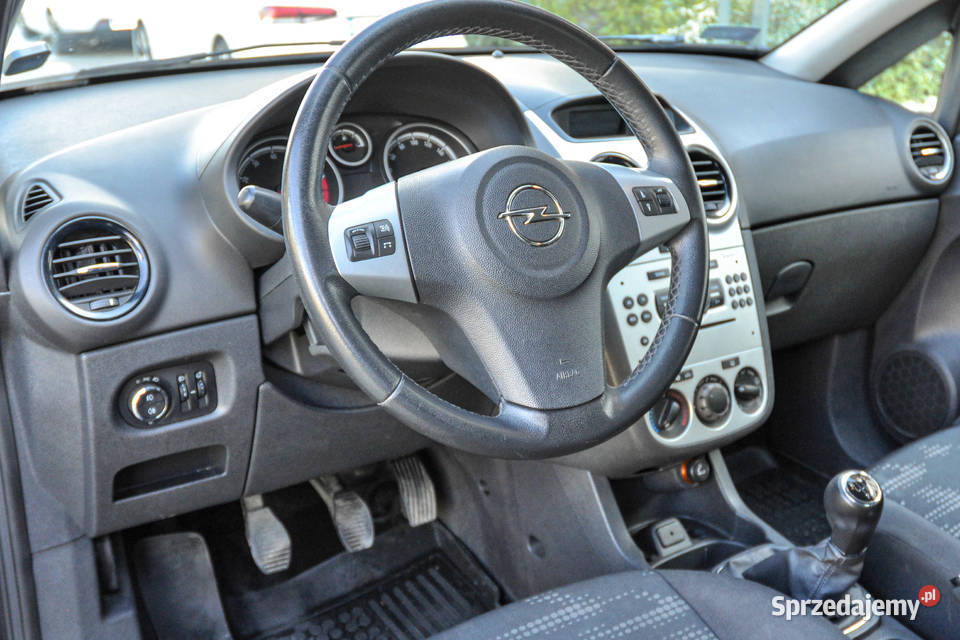 Opel Corsa Lift 2011 r Bezwypadkowy benzyna