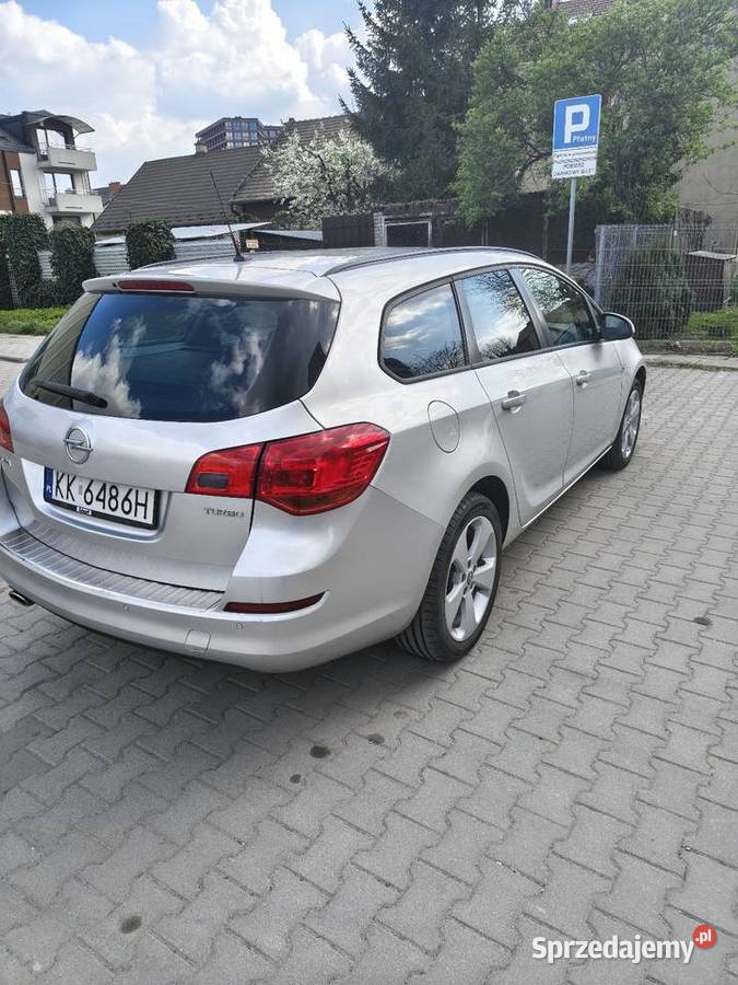 Opel Astra J kombi Sports Tourer 2012 małopolskie Kraków