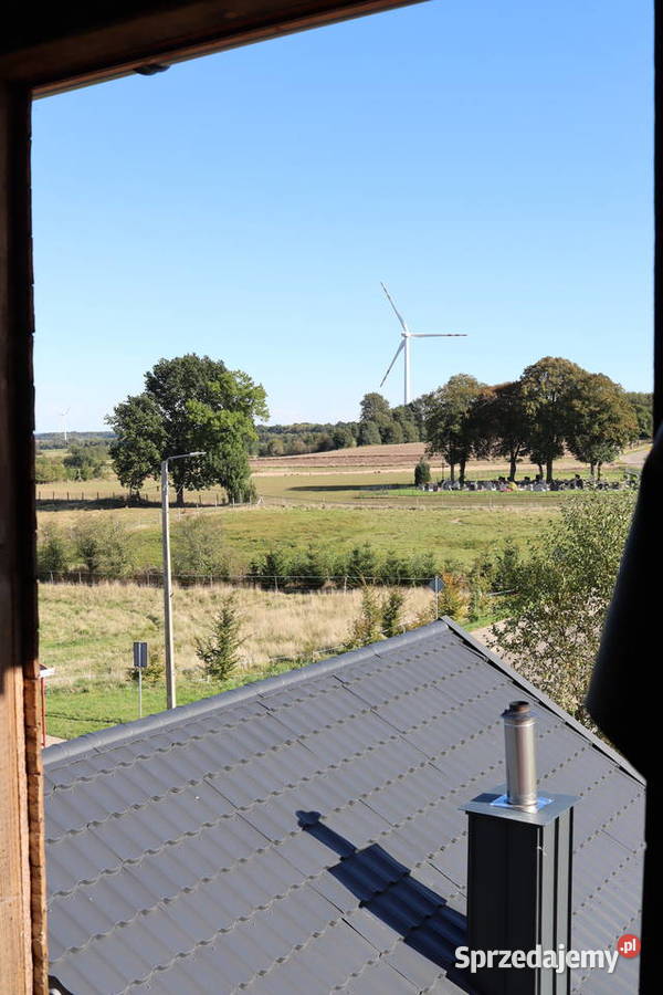 Piękny poniemiecki budynek starej mleczarni w Nieruchomości Możdżanowo