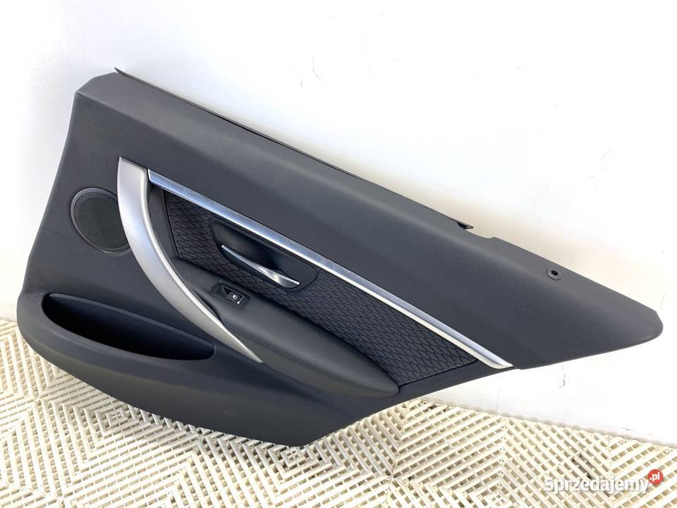 BOCZEK DRZWI PRAWY TYŁ BMW F30 Hatchback 1118