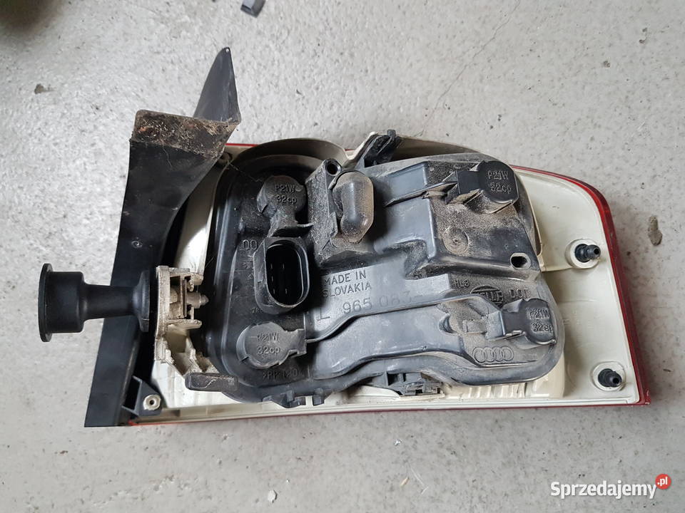 AUDI A4 B7 SEDAN LAMPA TYLNA LEWA ZEWNETRZNA Oświetlenie Turek