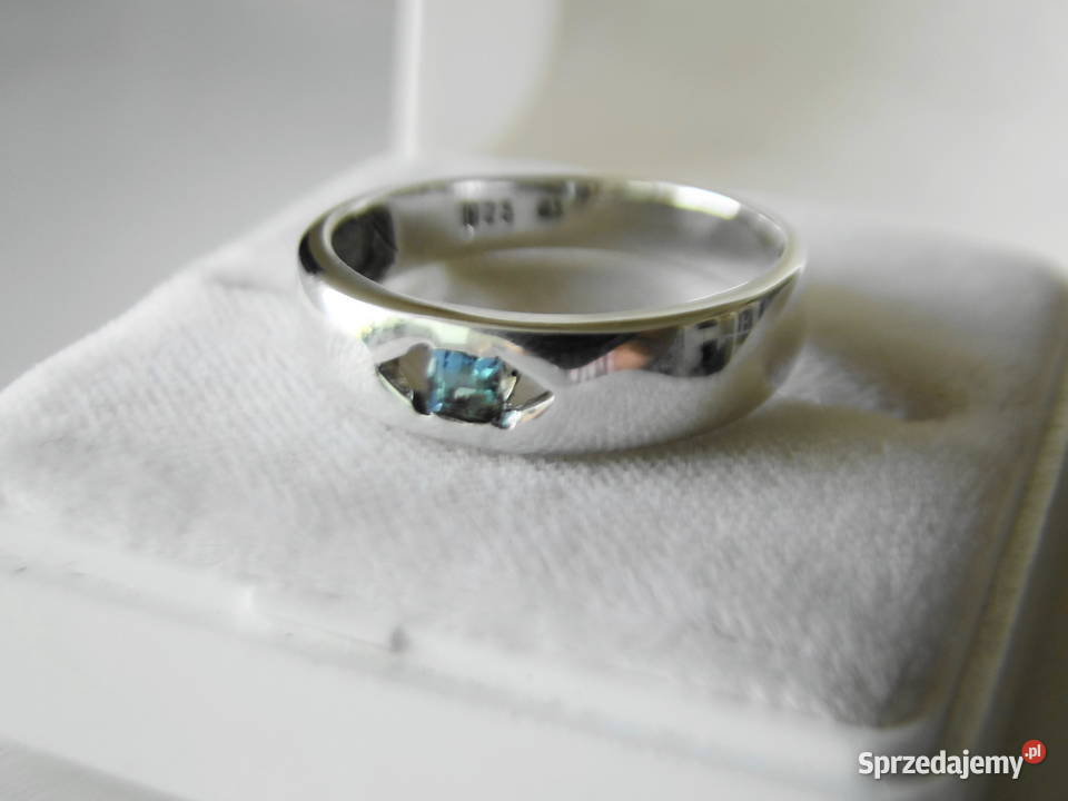 Śliczny pierścionek srebro i błękitna cyrkonia Warszawa