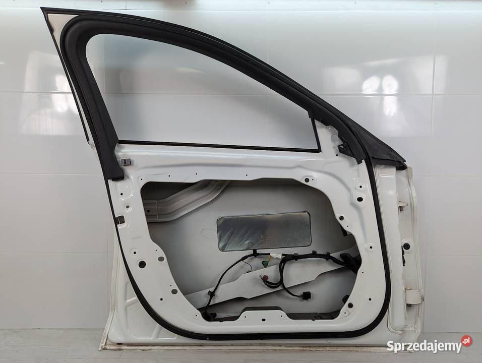 DRZWI LEWY PRZÓD MERCEDES C200 A20572210 W205 osobowe