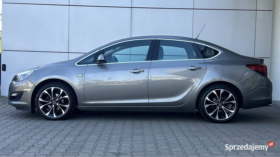 OPEL ASTRA J IV LPG STAN NISKI PRZEBIEG ogranicznik prędkości Dąbrowa Górnicza sprzedam