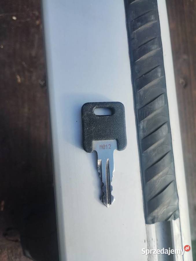 Belki dachowe Mitsubishi L200 małopolskie Liszki