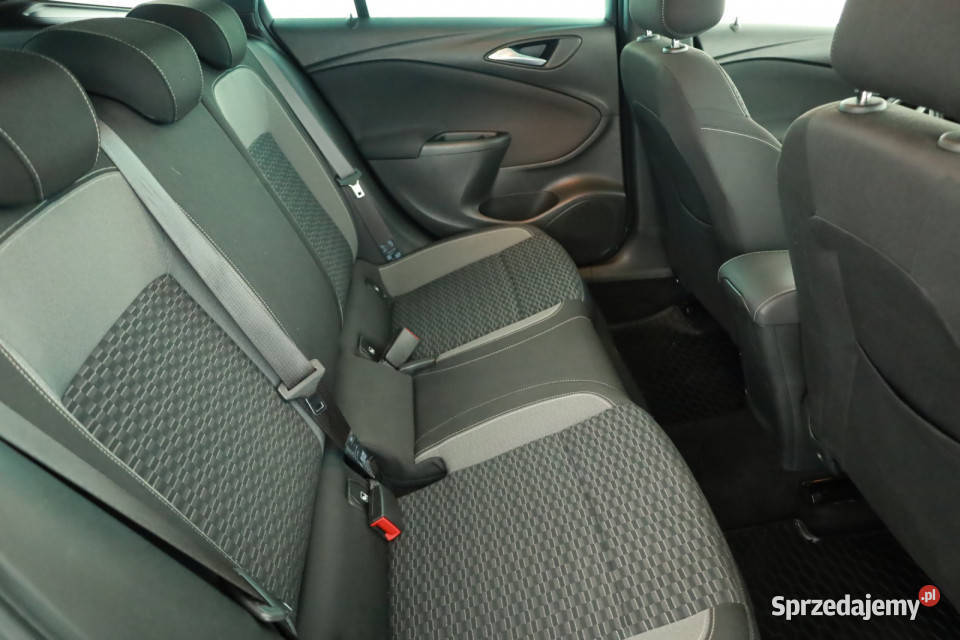 Opel Astra 15 CDTI wielofunkcyjna kierownica