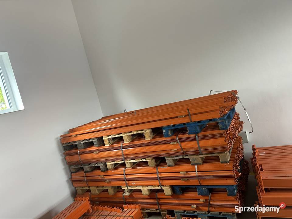 Regały magazynowe półkowe STOW trawers schodkowy