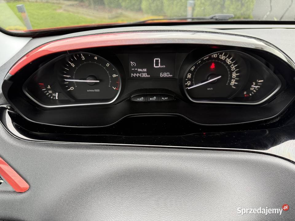 Super Stan Peugeot 208 benzyna światła przeciwmgielne 208 Rzeszów