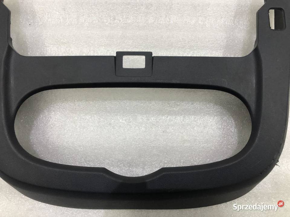 PANEL RAMKA KONSOLI 682602348R DACIA DUSTER I osobowe