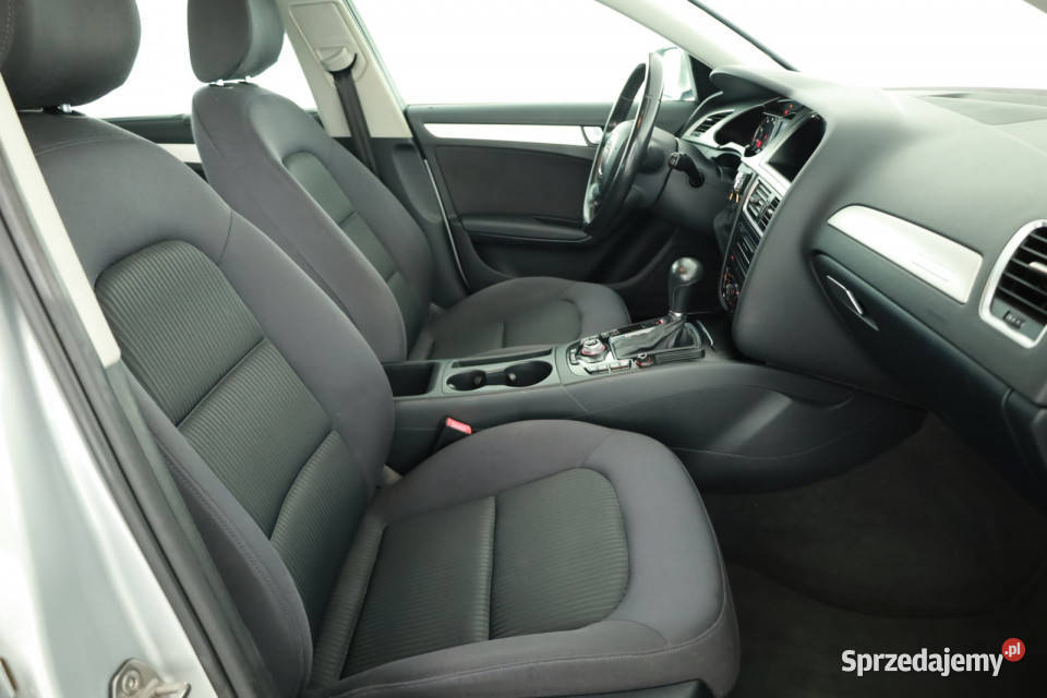 Audi A4 20 TFSI srebrny Piaseczno