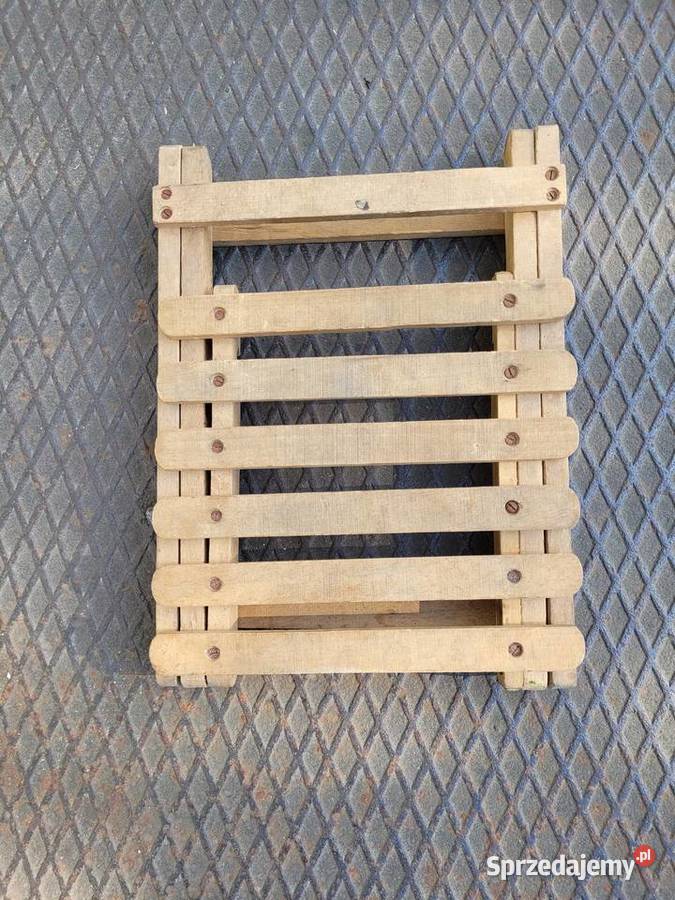 Sprzedam stołeczek drewniany turystyczny Zelów