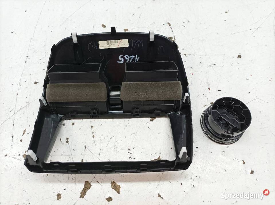 KRATKI NAWIEWU ŚRODKOWA RAMKA BOCZNA KPL Kratki nawiewu