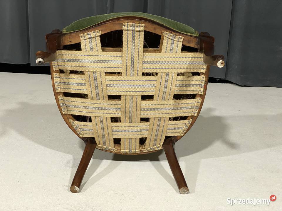 Rzeźbiony fotel w stylu Ludwika Filipa z Gryfice