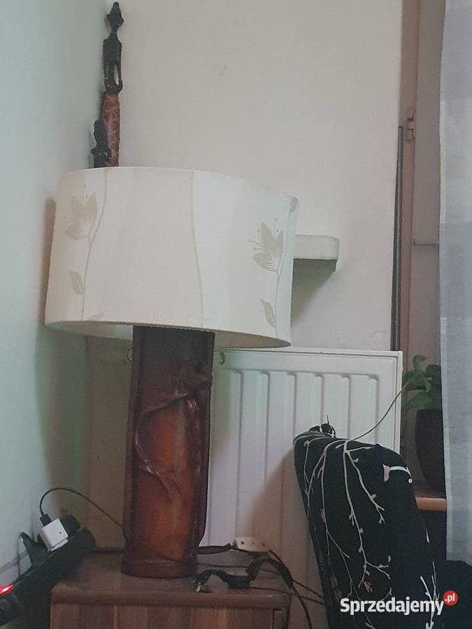 Drewniana lampka nocna że skórzanymi ozdobami Warszawa
