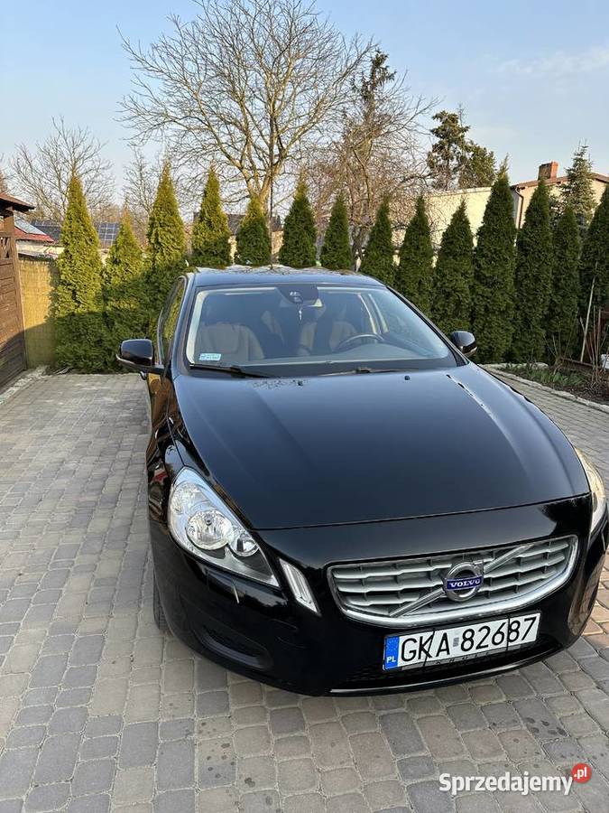 VOLVO V60 kombi bezwypadkowe produkcji 2012