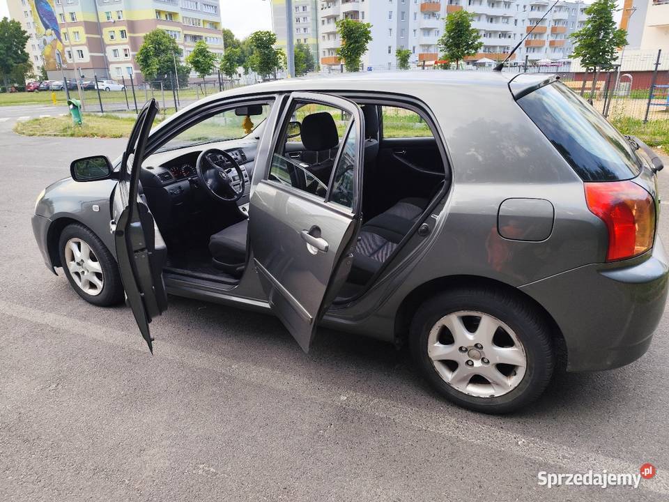 Toyota Corolla niski przebieg