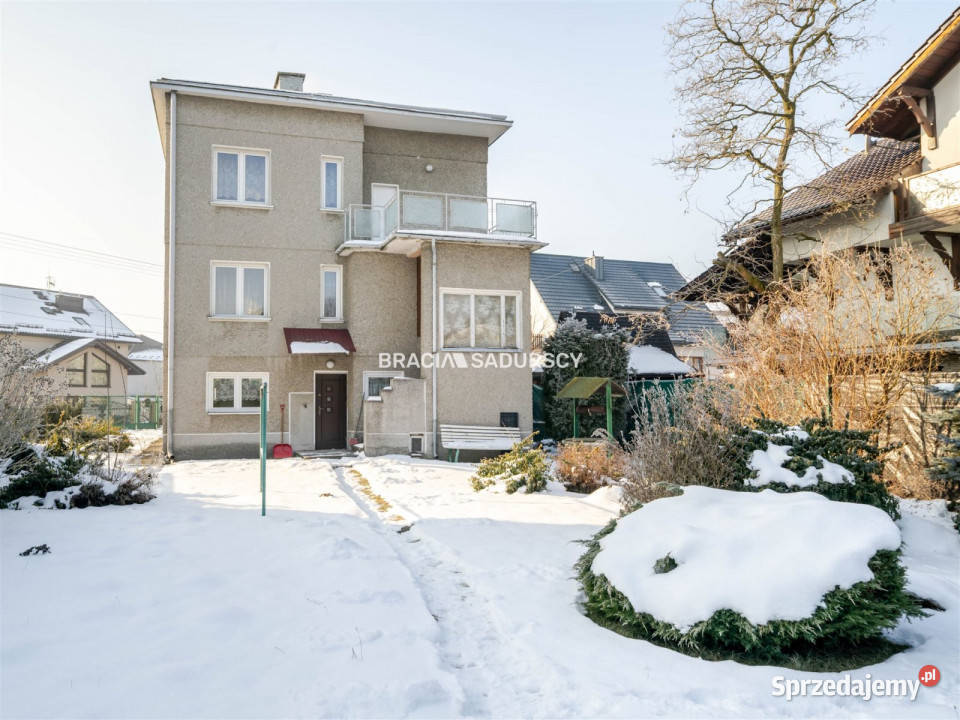 Dom wolnostojący Niepołomice Królewska 200m2 3 piętra i więcej