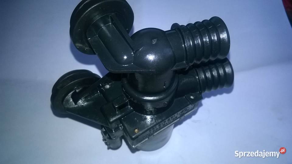 Zawór wodny BMW E46 E39 X3 E83 Z8 E52 Poręba