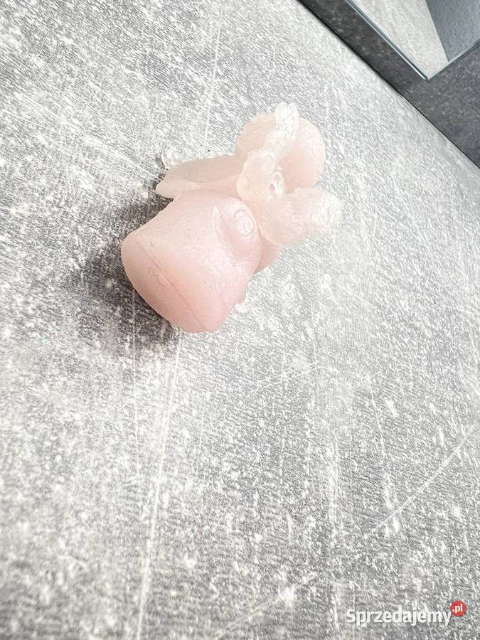 Anioł aniołek figurka świecąca w ciemności odcienie różowego Jasło