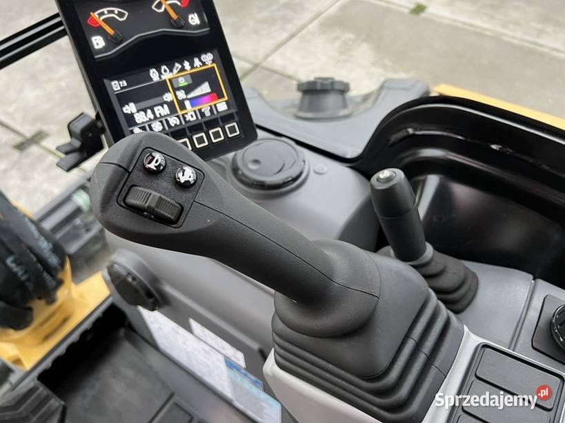 FABRYCZNIE NOWA MINIKOPARKA CATERPILLAR 3027 CR Tuliszków sprzedam