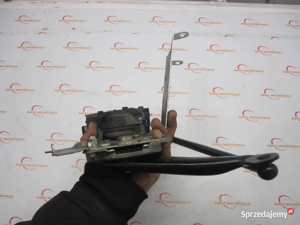 OUTLANDER 14r siłownik zamka klapy 42711010700 Kielce