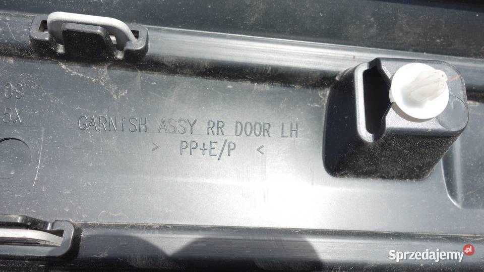 LISTWA DRZWI LEWY TYL MITSUBISHI OUTLANDER III Karoseria śląskie Ruda Śląska sprzedam