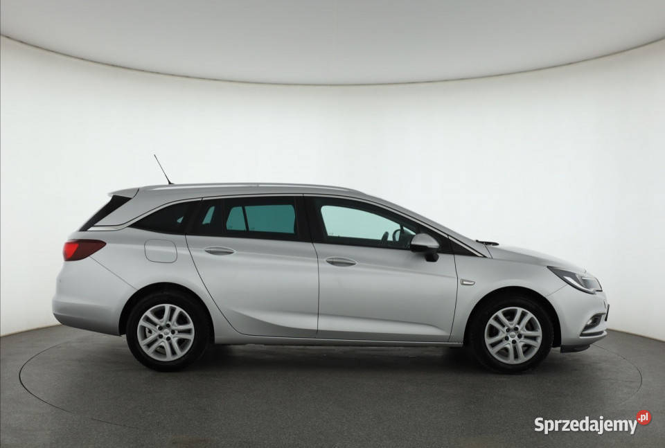 Opel Astra 14 T wielofunkcyjna kierownica