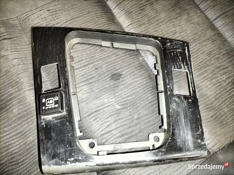 Blenda wokół lewarka biegów BMW E46 Ramka Poręba