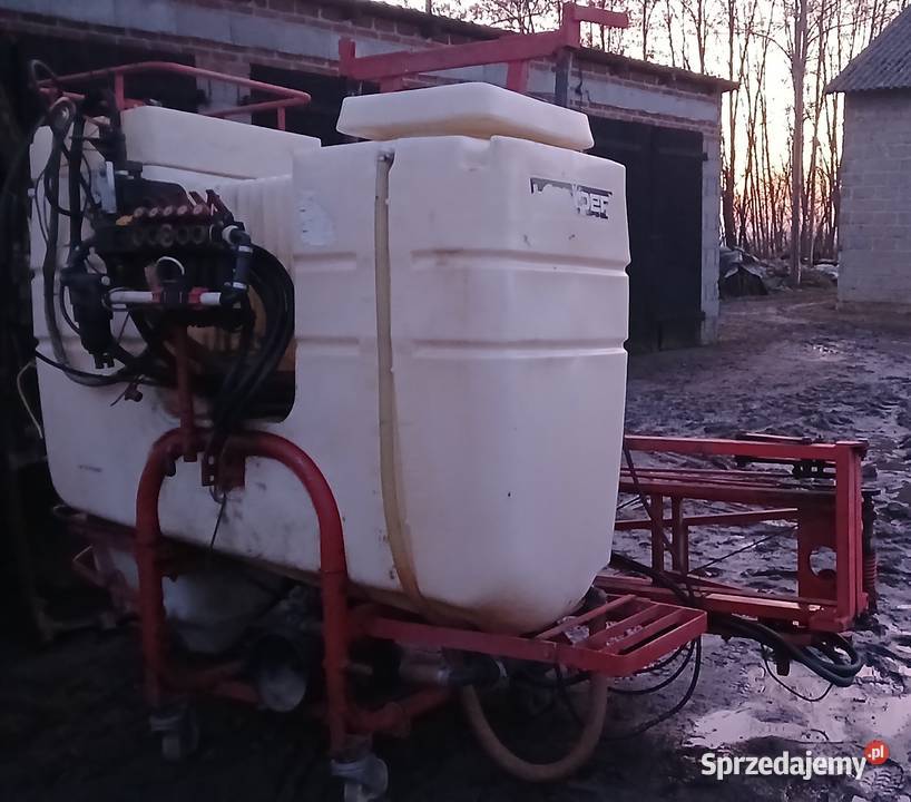 Opryskiwacz HOLDER 1100l pełna hydraulika
