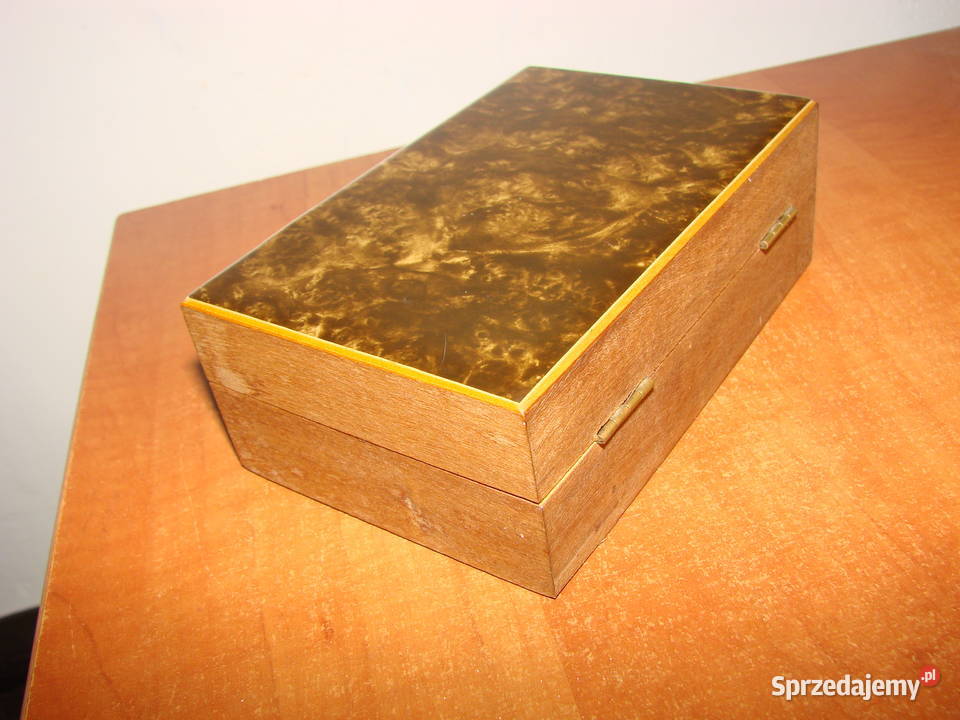 małe drewniane pudełko kaseta Pruszcz Gdański