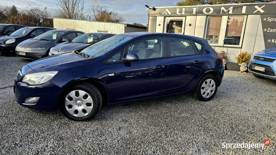 Opel Astra 23 VATLPG 2029r 14 z LPG Super Salon czujnik deszczu Świdnica