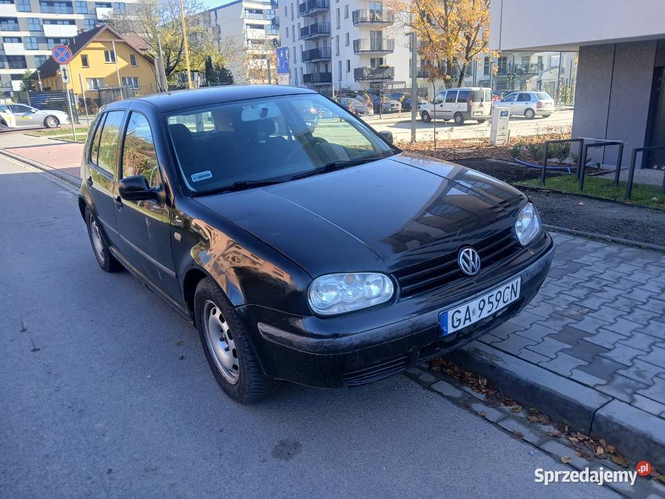 VOLKSWAGEN GOLF IV16GAZ 100KM