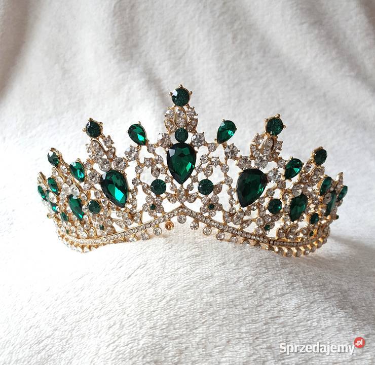 Korona złoty kolor zielone kamienie królowa