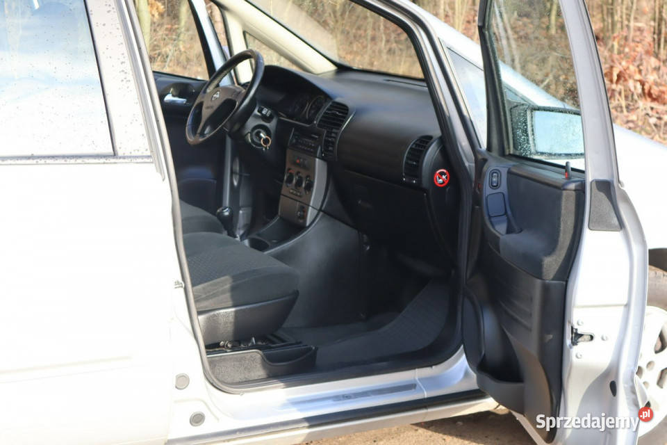 Opel Zafira 2004r 18 Benzyna 7 Osób Zadbana