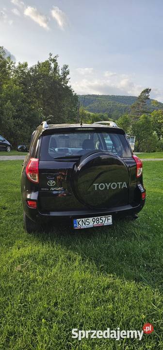 posiadam na sprzedaż Toyota RAV4 Złockie