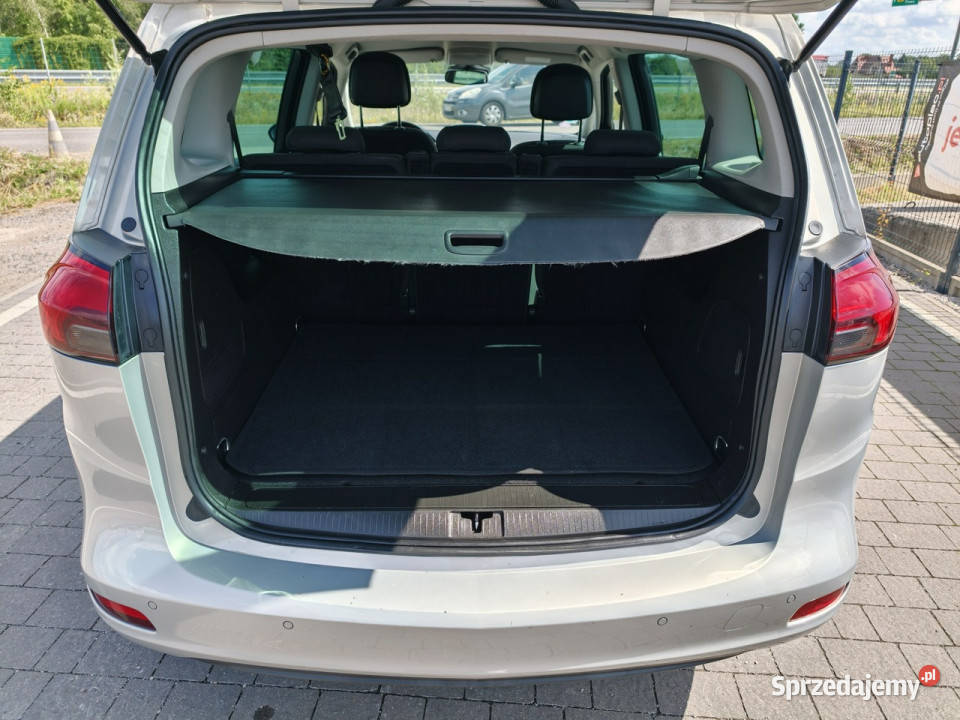 Opel Zafira C 2011 lakier metallic Lipówki