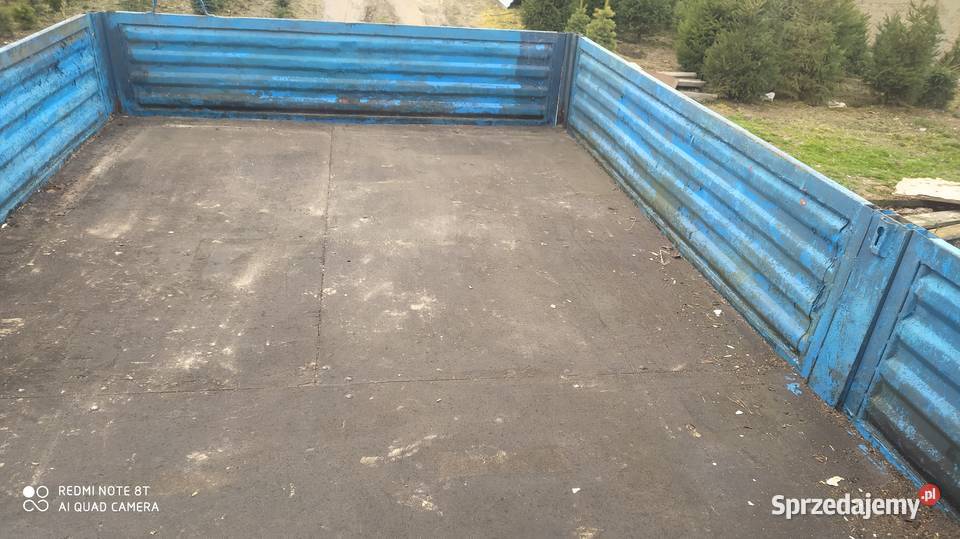 Przyczepa jednoosiowa garażowana na bliźniaku nieuszkodzony