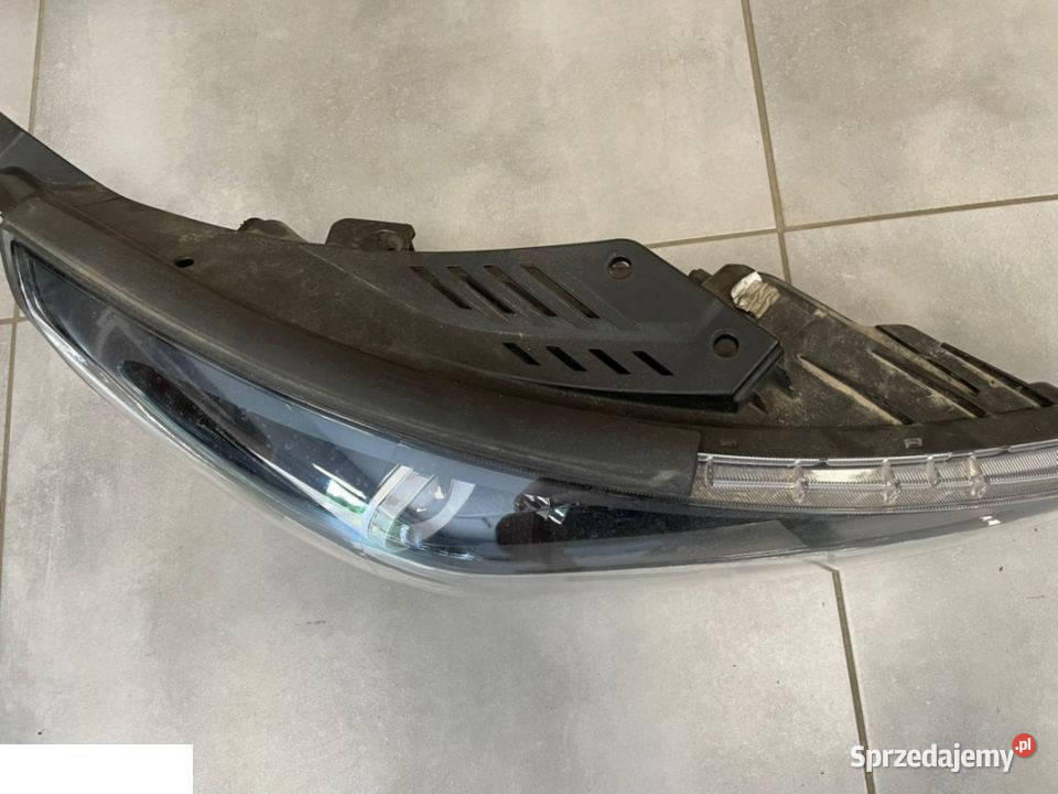 Hyundai i30 III 15 reflektor full Led prawy Kozubszczyzna